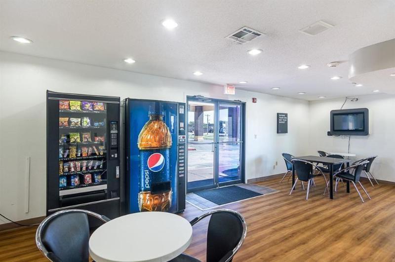 Studio Inn Extended Stay Oklahoma City Airport By Oyo Extérieur photo